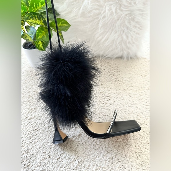 Fashion Nova Just Strutting Through Feather Heel Sandals 8.5M NWOT - Picture 5 of 9